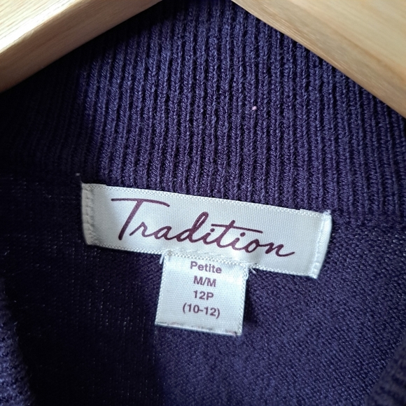 Tradition | Navy blue low turtleneck sweater with embroidered flower & g… - Picture 9 of 10